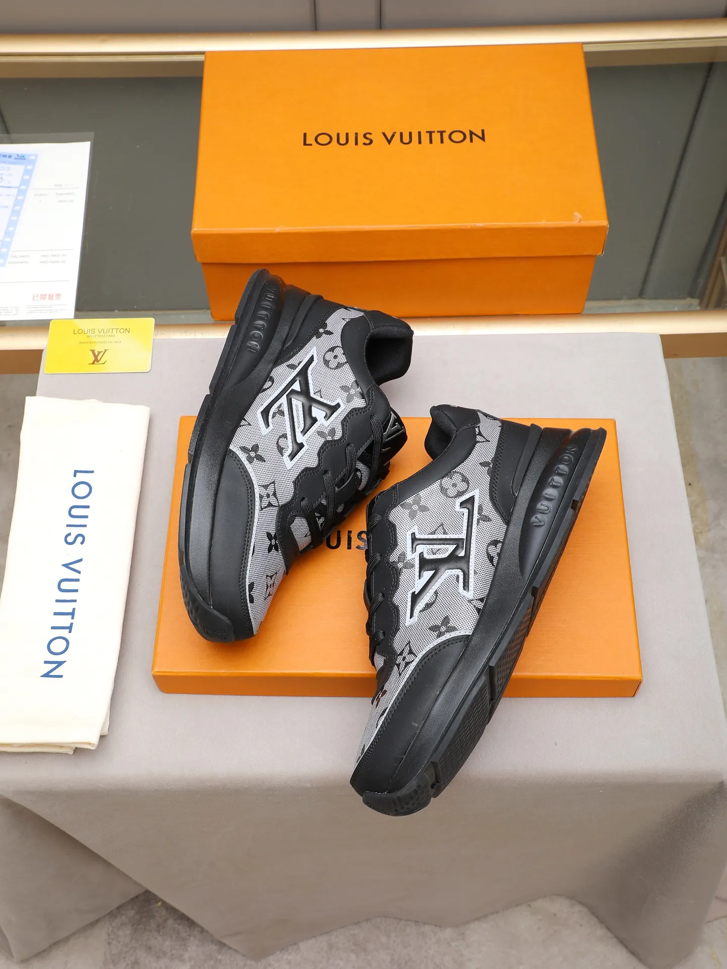 Men's shoes 💰460 Brand: LOUIS VUITTON Louis Vuitton LV Size: 38 39 40 41 42 43 44 (45 customized) Fabric: original cowhide cowhide 🔸Inside of: mesh 🔺Sole: counter foam outsole